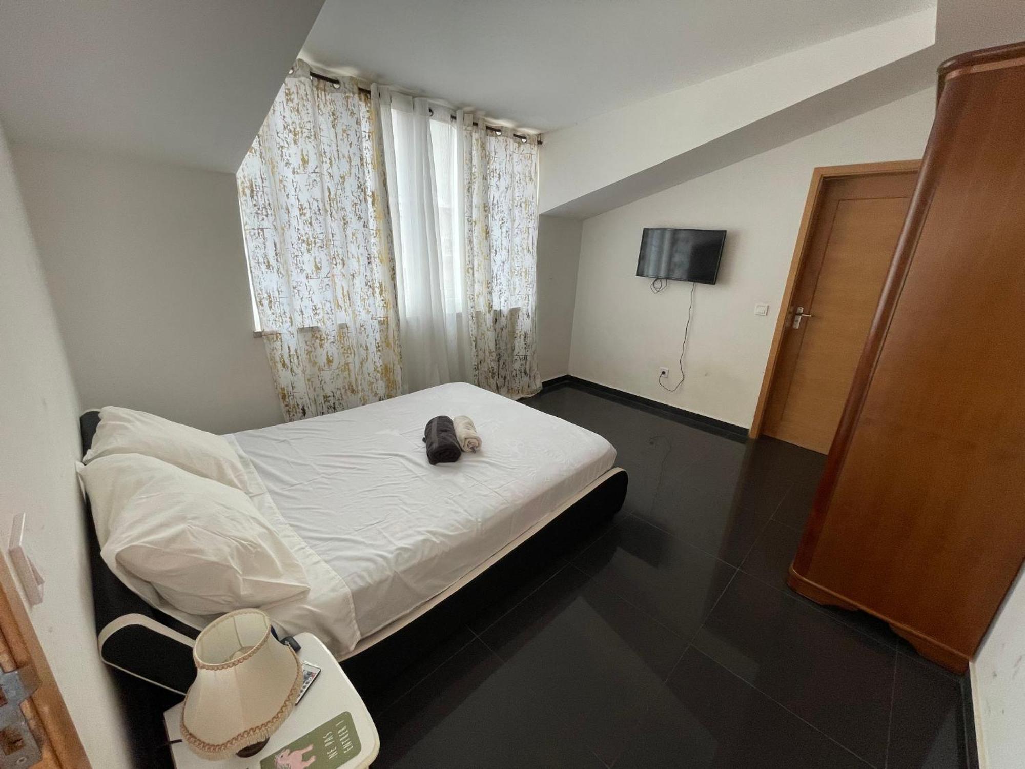 Chambre 3 Residencial Eunice Πράγια Εξωτερικό φωτογραφία