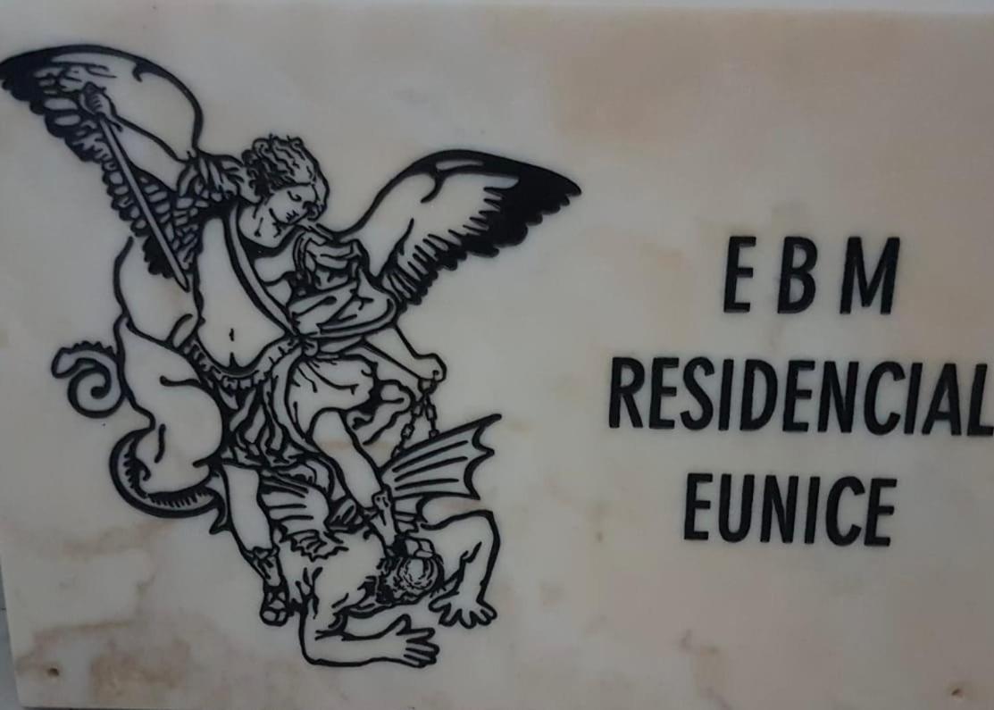 Chambre 3 Residencial Eunice Πράγια Εξωτερικό φωτογραφία